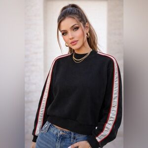 Forever 21 Long Sleeve Crop Black Crew Sweater With Side Stripe Size Medium